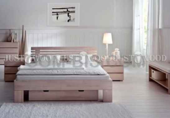 Двухспальная деревянная кровать 