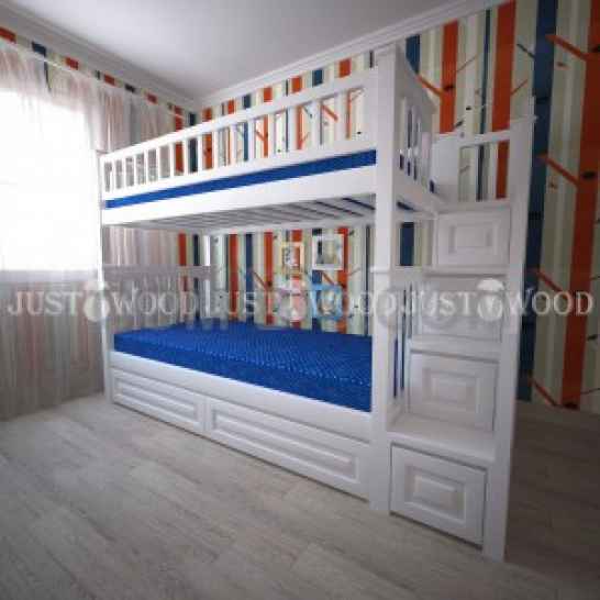 Двухъярусная кровать из массива 