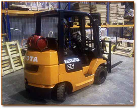 Погрузчик  TOYOTA