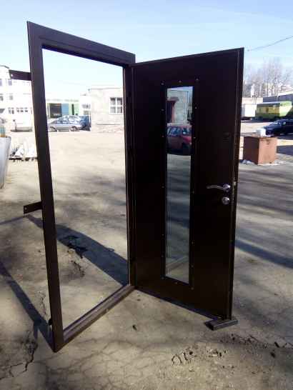 Металлические входные двери для общественных зданий