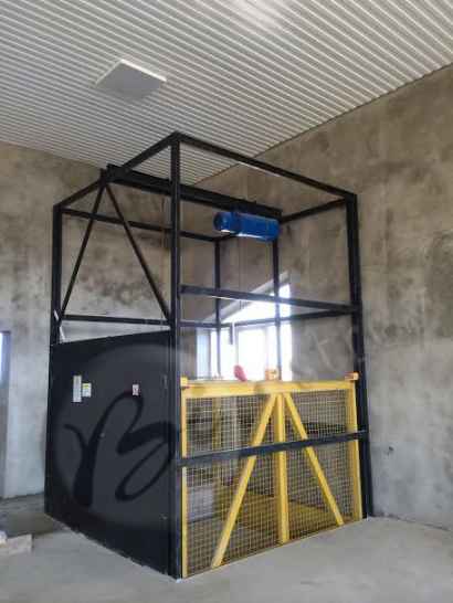 Грузовой лифт ( подъемник)