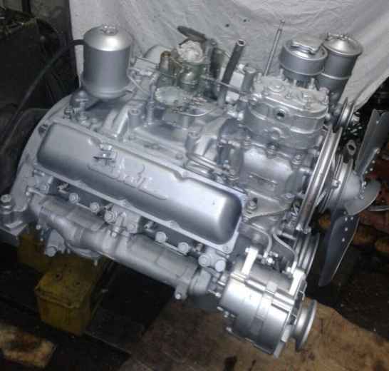 Двигатель Урал-375 карбюраторный 