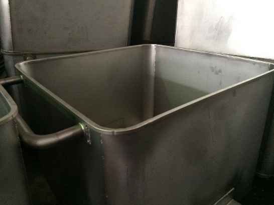 Емкость передвижная 200 литров 