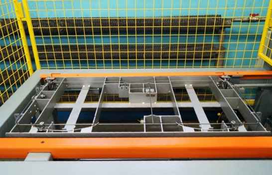 Многоточечная машина контактной сварки каркасов автомобильных седений