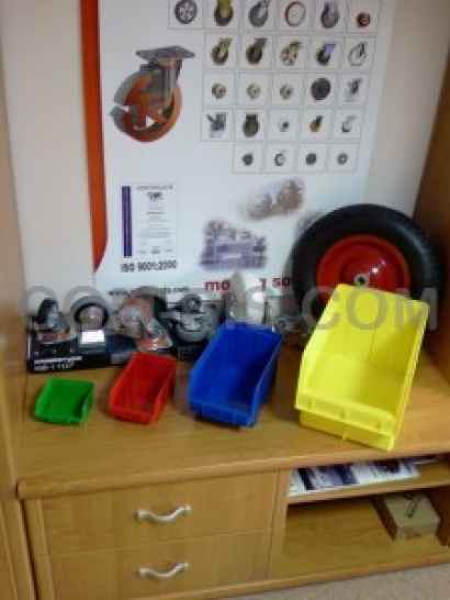 Пластиковый штабелируемый ящик 700, 350*210*200