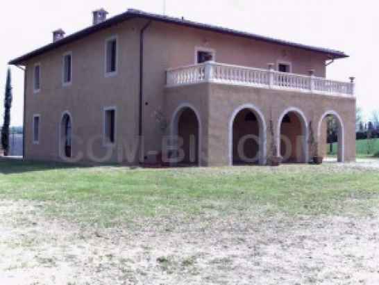 Усадьба в Крете Сенези