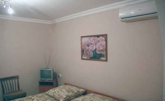 Абхазия. Гагра. Центр. Гостевой дом 288 кв.м. 12 комнат. 1-я береговая линия.