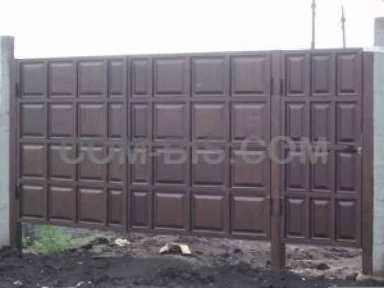 Ворота гаражные секционные Doorhan