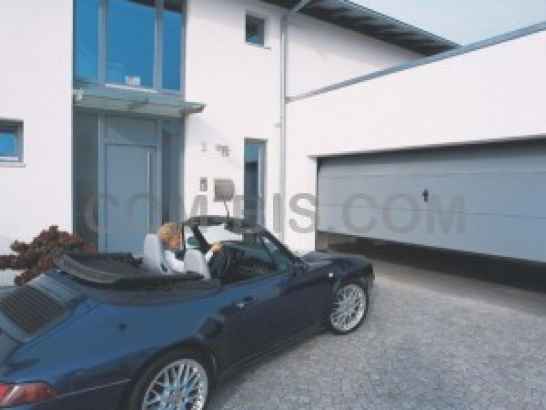 Подъемные секционные гаражные ворота Алютех