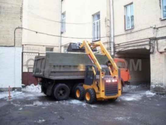 Вывоз снега в Киеве, Украина